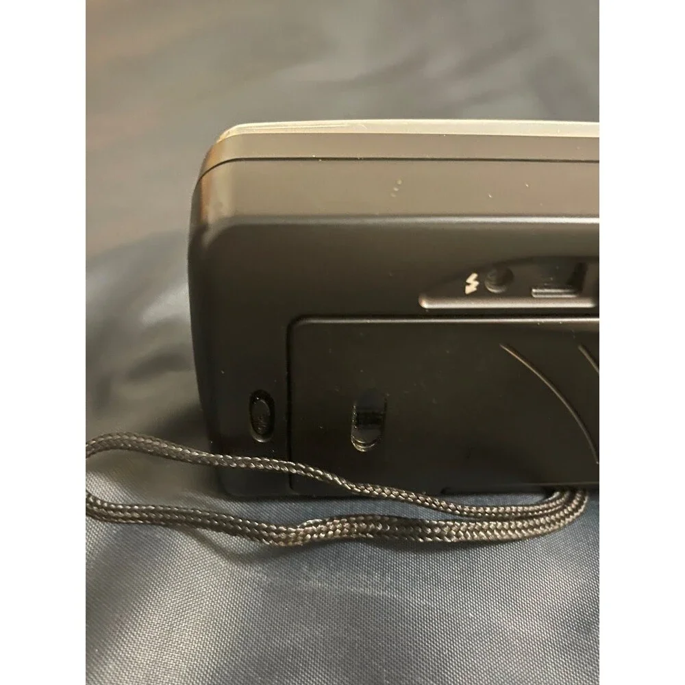 Nice Vintage Polaroid 1000F 35mm Film Camera Rare Tested‎
